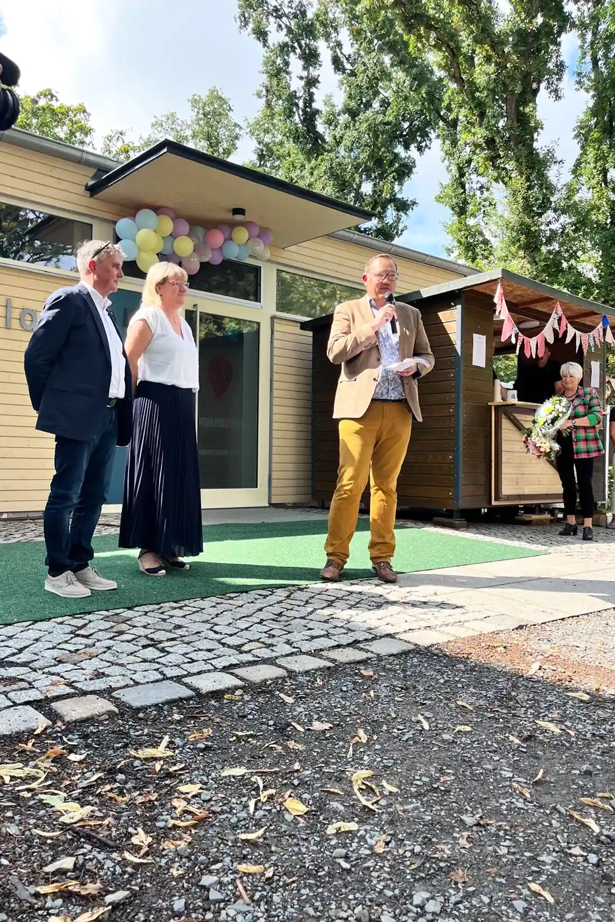 Einweihung Kita „Zwergenland“ mit Bürgermeister und Kita-Leiterin